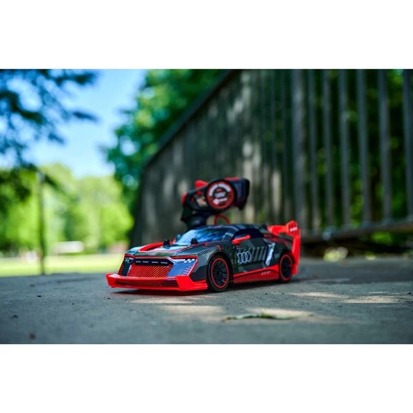 Dickie RC Audi S1 E-Tron Quattro Drift Car (1:16) 8 Dickie RC Audi S1 E-Tron Quattro Drift Car (1:16) – Bild 6