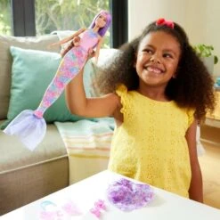 Mattel Barbie 3-in-1 Fantasy Puppe (mit Schwanzflosse, Feenflügeln Und Ketten) 13 Mattel Barbie 3-in-1 Fantasy Puppe (mit Schwanzflosse, Feenflügeln Und Ketten) -Spielzeug Verkäufe Mattel Barbie 3 in 1 Fantasy Puppe@@100098450 5