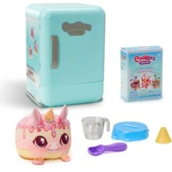 Moose Toys Cookeez Makery S2 - Freezy Cakez Spielset, Spielfigur (sortierter Artikel) -Spielzeug Verkäufe Moose Toys Cookeez Makery S2 Freezy Cakez Spielset Spielfigur@@100156398 3
