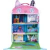 Schmidt Spiele Gabby's Dollhouse: Puppenhaus Mit 3 Figuren Und Lift Aus Plüsch, Spielgebäude -Spielzeug Verkäufe Schmidt Spiele Gabby s Dollhouse Puppenhaus mit 3 Figuren und Lift aus Pl sch Spielgeb ude@@100081621